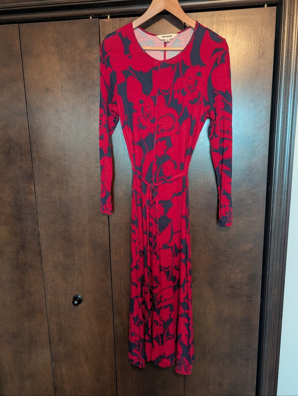 Boden Lucy Belted Jersey Midi Dress - Picture 5 of 7